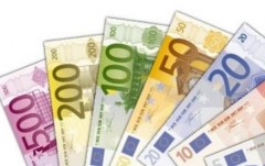 euros billets en évantail.jpg